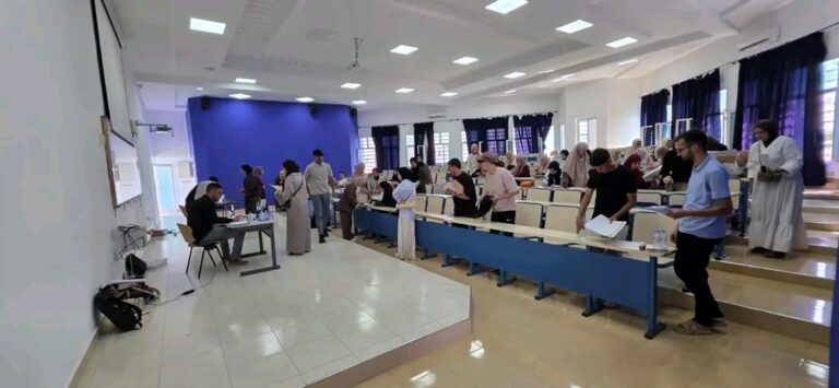 عامل الحسيمة يترأس اجتماع تتبع أشغال المركب الجامعي بأيت قمرة ورئيس جامعة عبد المالك السعدي يتفقد الورش ميدانيا