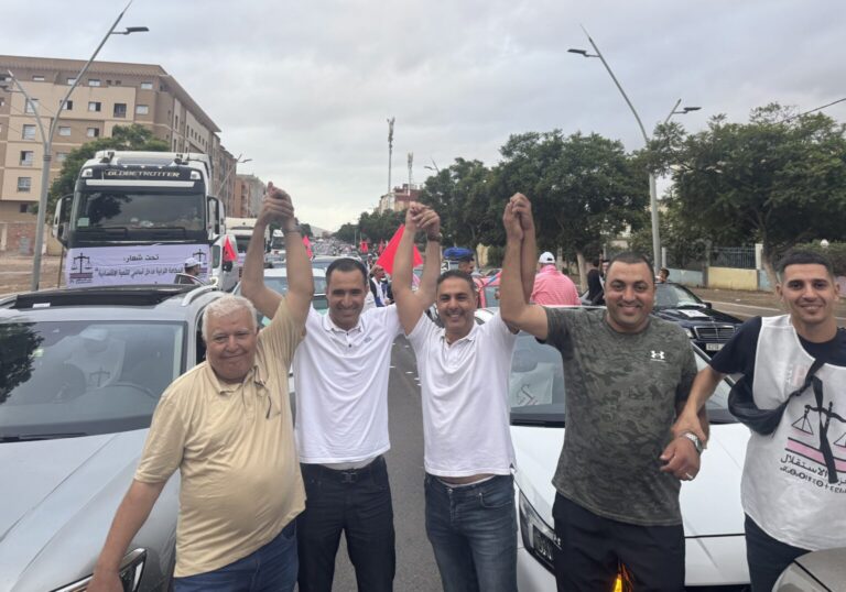 بني أنصار.. موكب انتخابي يضم نحو 300 سيارة لحزب الاستقلال بقيادة محمادي توحتوح يجوب شوارع المدينة