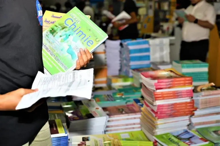 رابطة الكتبيين تحذر من استمرار خصاص المقررات الدراسية وتطالب بتوضيحات