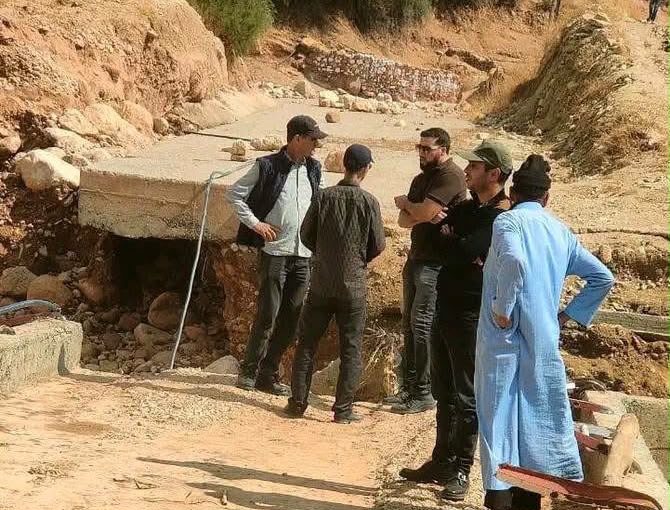 عامل شيشاوة يتفقد قنطرة متضررة من الفيضانات ويأمر بإعداد حلول استعجالية