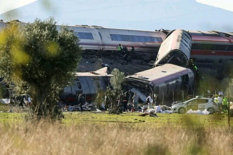 مأساة في طليطلة ترتفع إلى 50 قتيلاً و179 جريحاً في اصطدام قطارين فائقي السرعة بإسبانيا