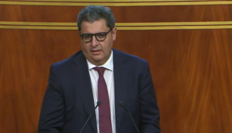 فريق “الباطرونا” يطالب الحكومة بتسريع الإصلاحات ومراجعة مدونة الشغل لتحفيز الاستثمار