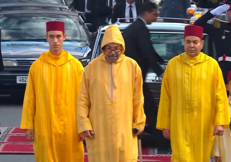 جلالة الملك محمد السادس يصل إلى البرلمان للإشراف على افتتاح الدورة التشريعية