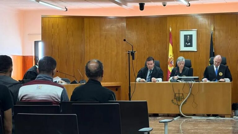 الإفراج عن ثلاثة صيادين مغاربة بسبتة بعد إدانتهم في قضية تهريب مهاجرين