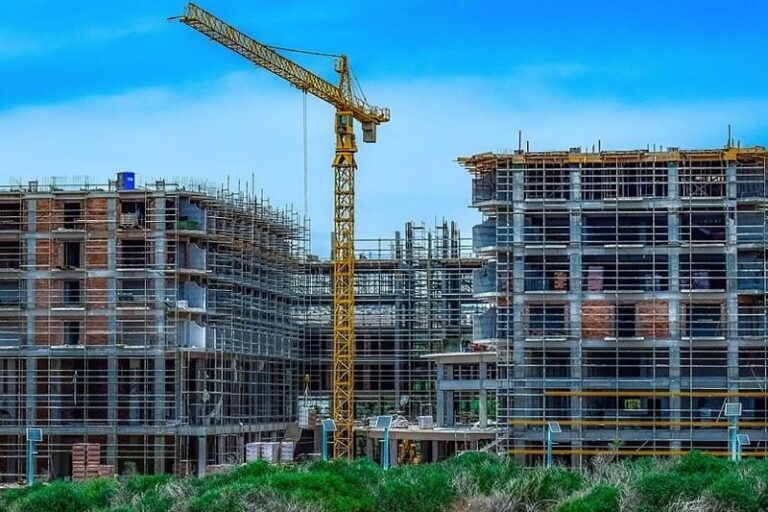 مشروع قانون المالية 2027 يقترح نظاماً ضريبياً جديداً لتجار العقارات المبنية يعتمد على هامش الربح