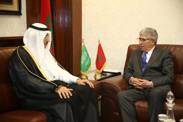 تعزيز التعاون البرلماني والاقتصادي بين المغرب والسعودية في لقاء بتويزي وسفير المملكة