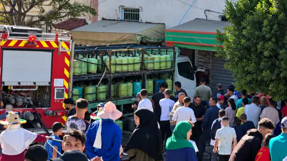 طنجة.. مصرع سيدة وإصابة فتاة في حادث اصطدام بشاحنة لنقل قنينات الغاز