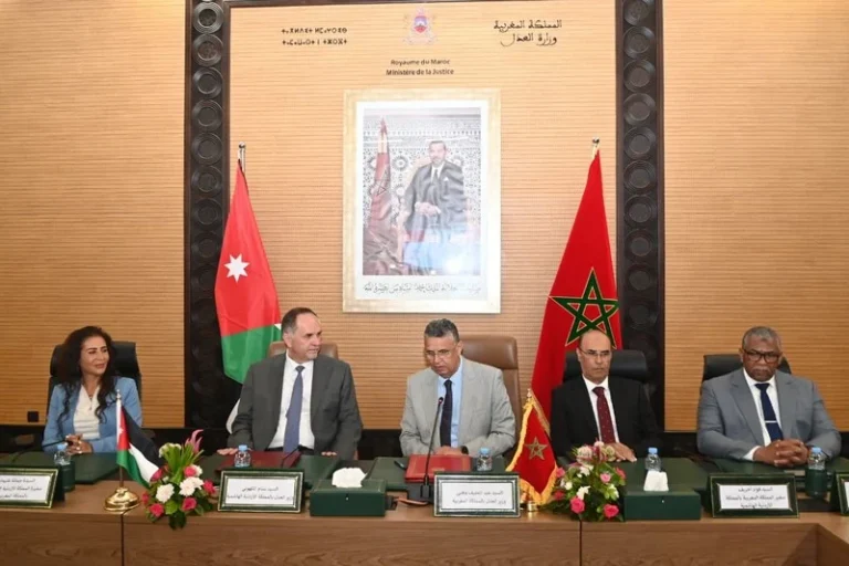 تعزيز التعاون القضائي بين الرباط وعمان.. الأردن يقر اتفاقية تسليم المطلوبين للمغرب